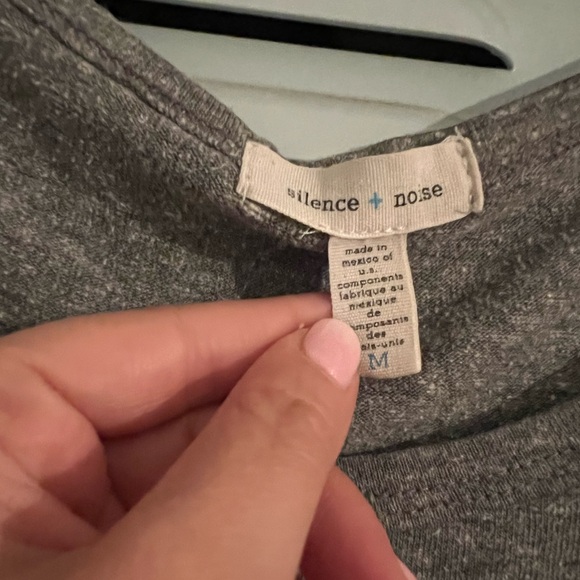 Silence + Noise Gray Tee with layered sleeves - Picture 10 of 10